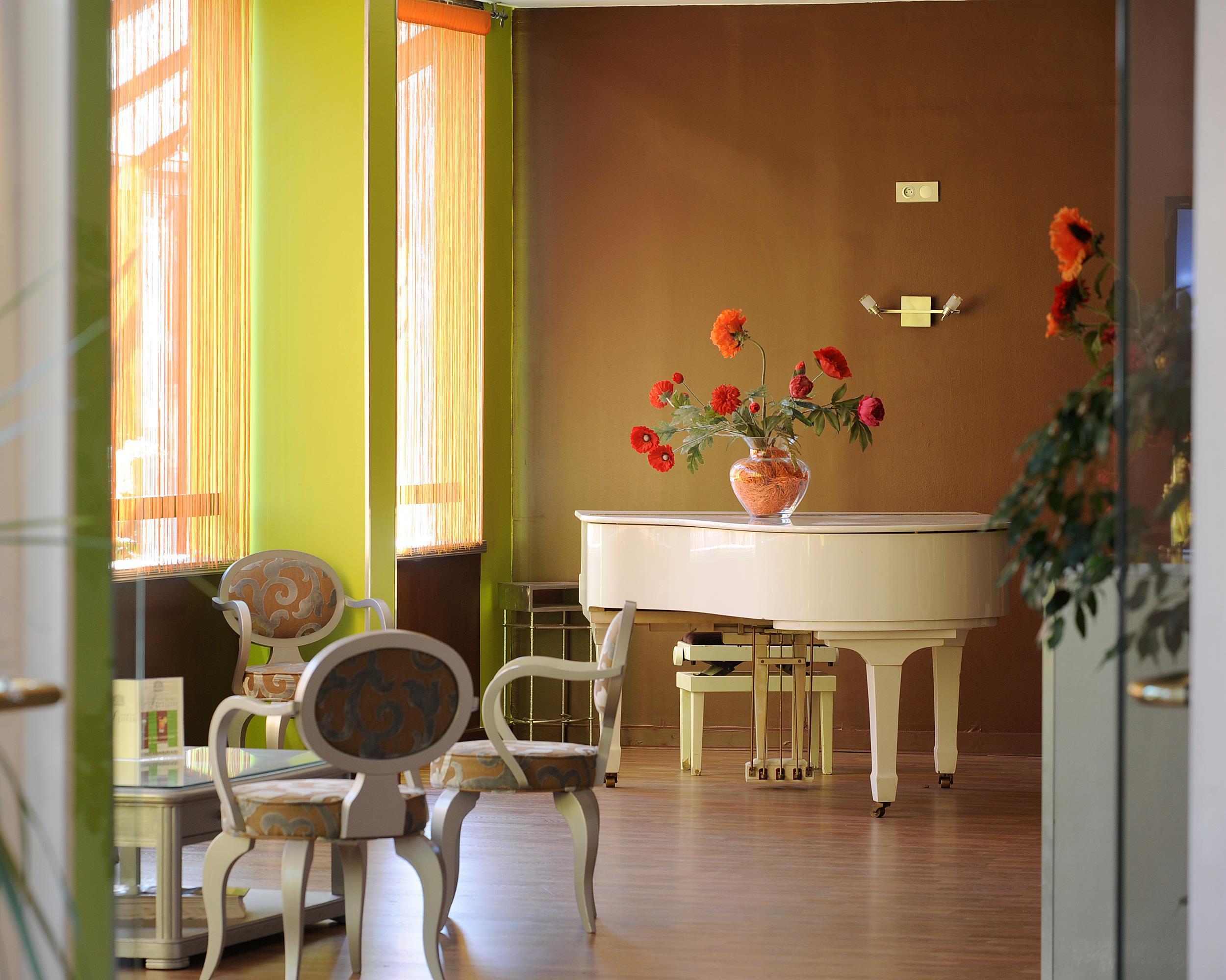 Hotel Atrium Arles Centre Bagian luar foto