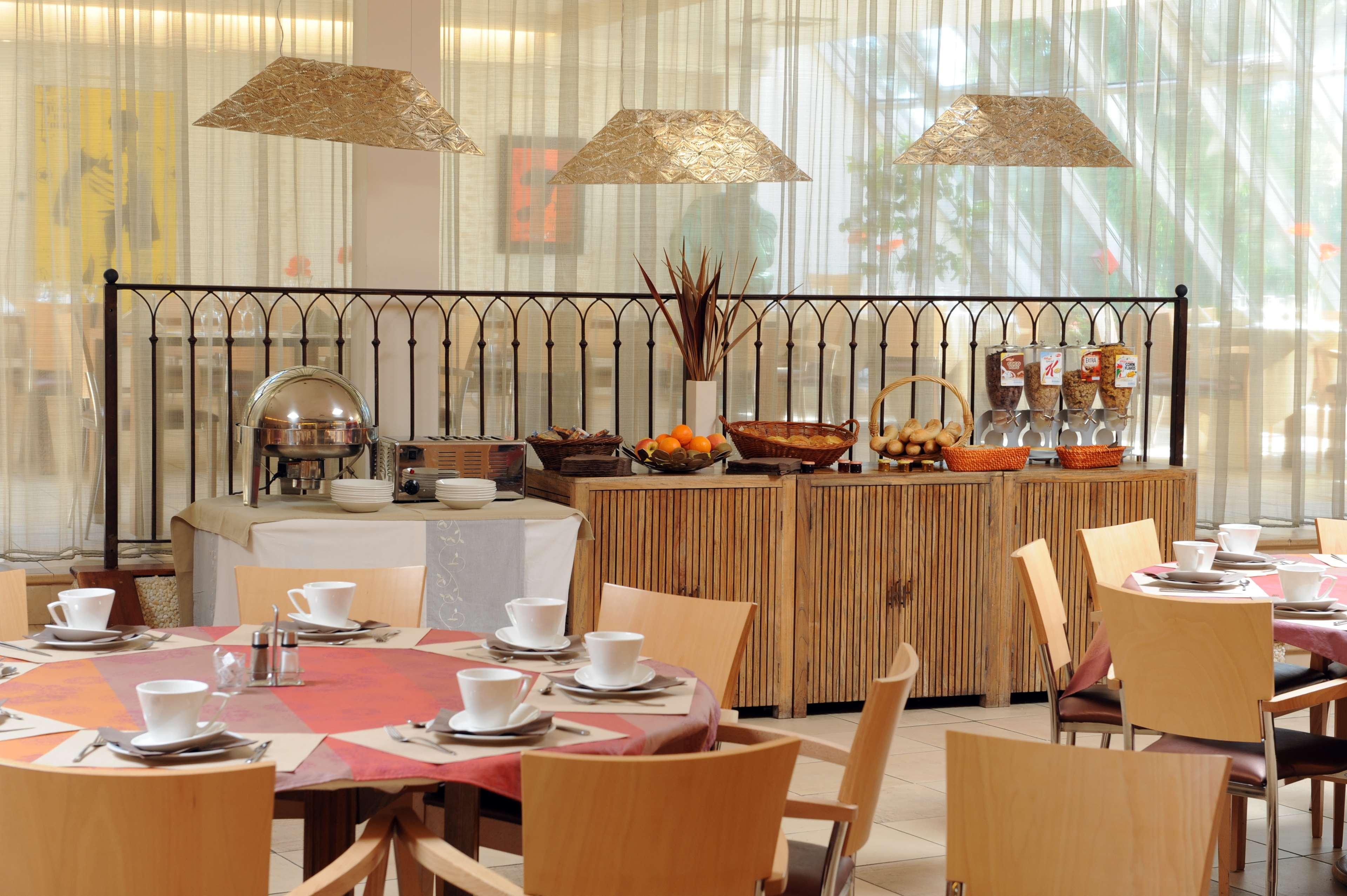 Hotel Atrium Arles Centre Bagian luar foto