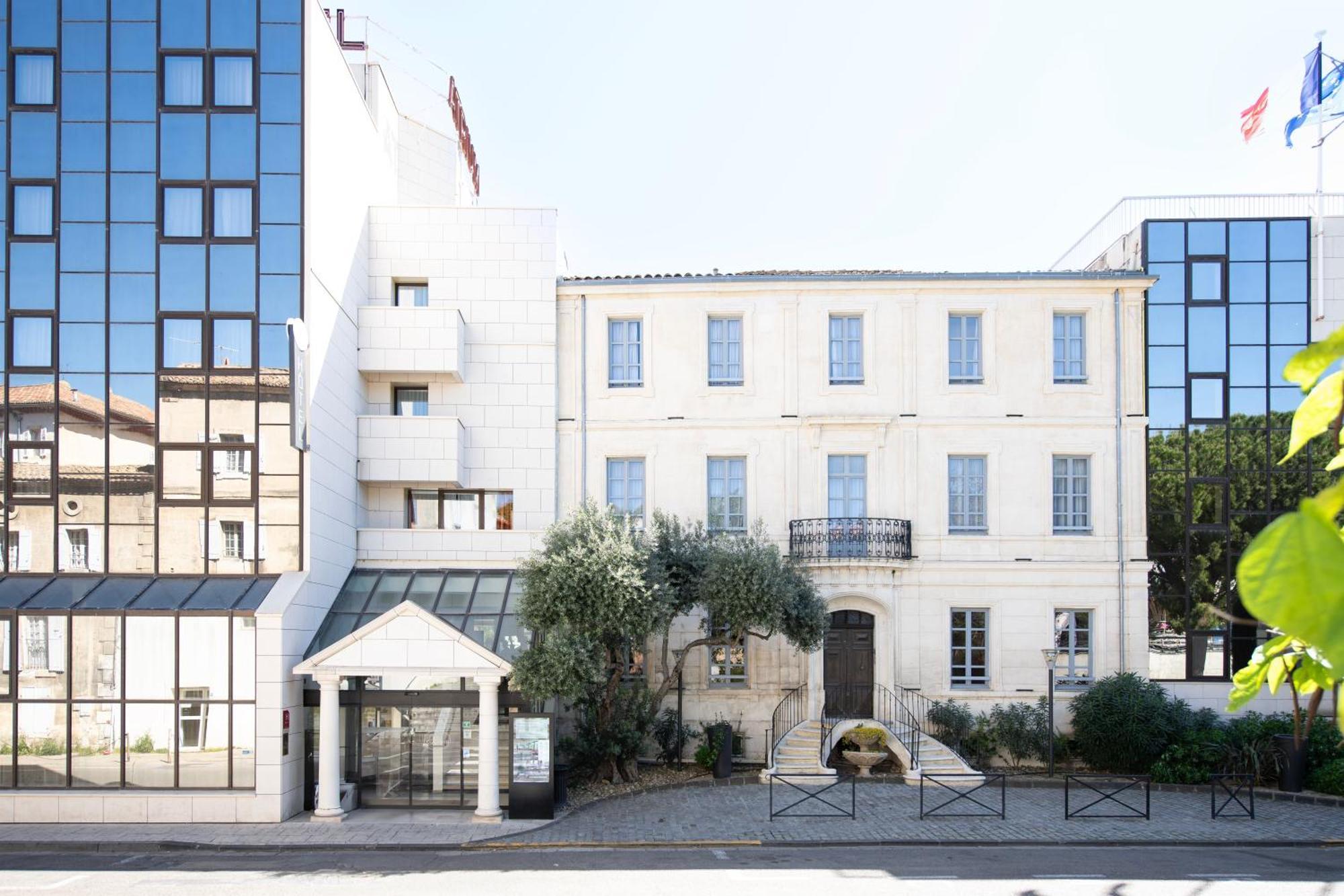 Hotel Atrium Arles Centre Bagian luar foto