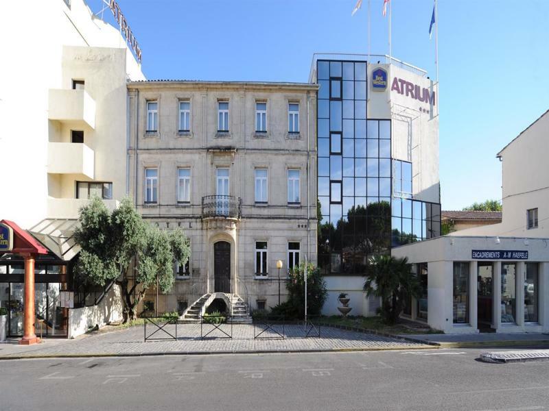 Hotel Atrium Arles Bagian luar foto